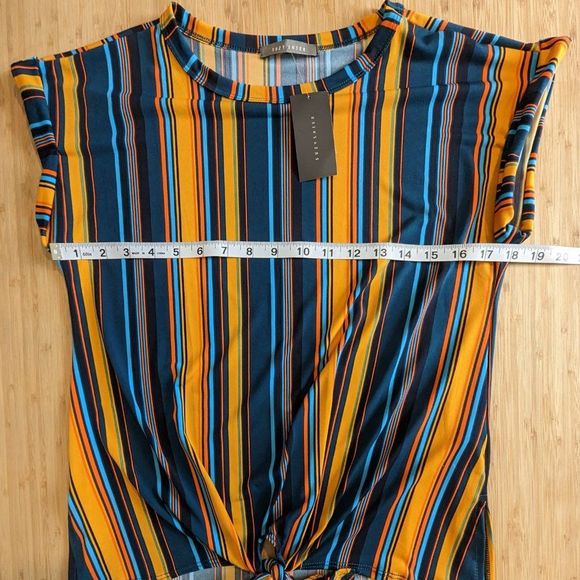 NEW Hi Low Colorful Cuffed Sleeve Front Tie Top Sized Medium from Suzy Shier - Picture 7 of 14